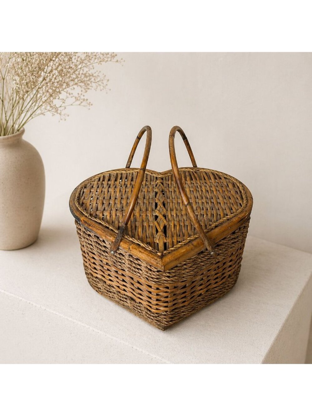 Heart Shaped Wicker Basket Rattan Lid Storage VTG Cottagecore Rustic Home Decor